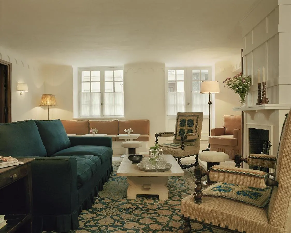 Chateau Voltaire Parigi Hotel