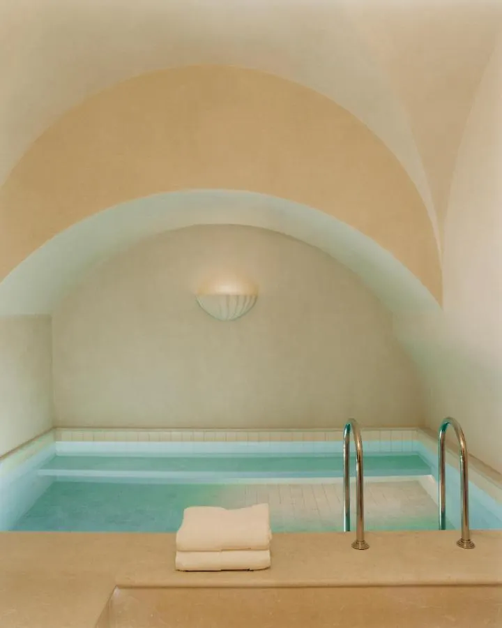Hotel Chateau Voltaire Parigi