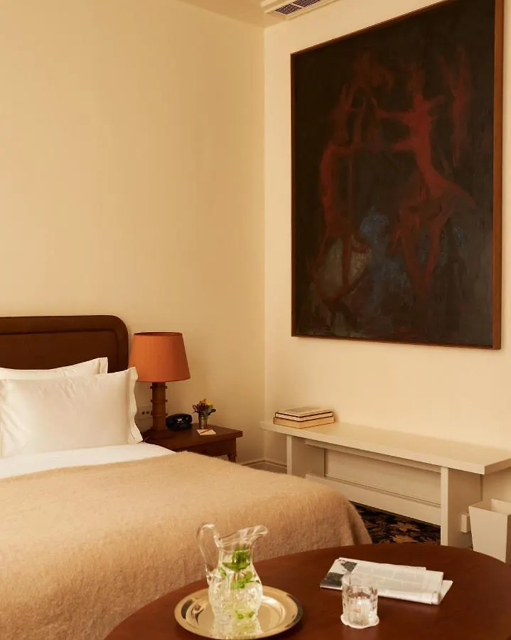 Hotel Chateau Voltaire Parigi