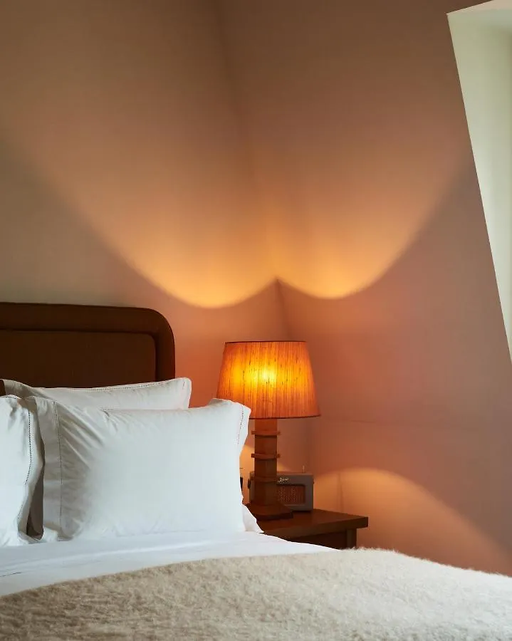 Chateau Voltaire Parigi Hotel