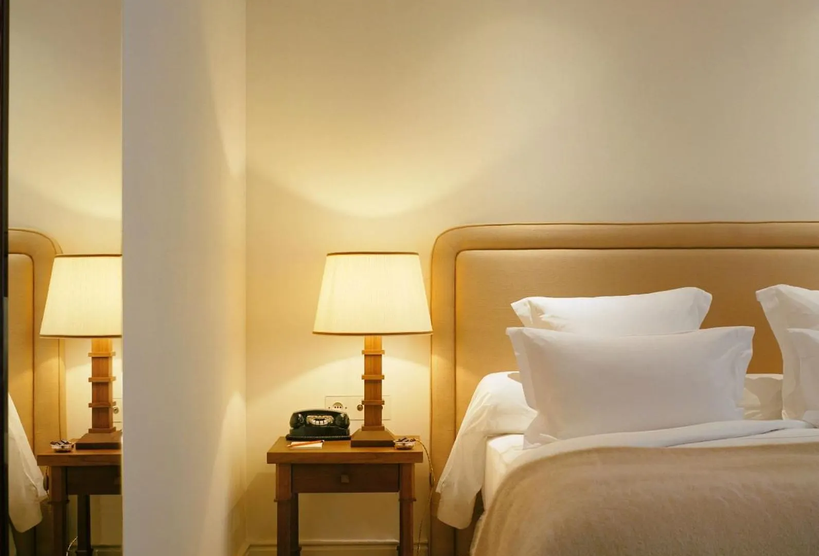 Chateau Voltaire Parigi 5*,  Francia